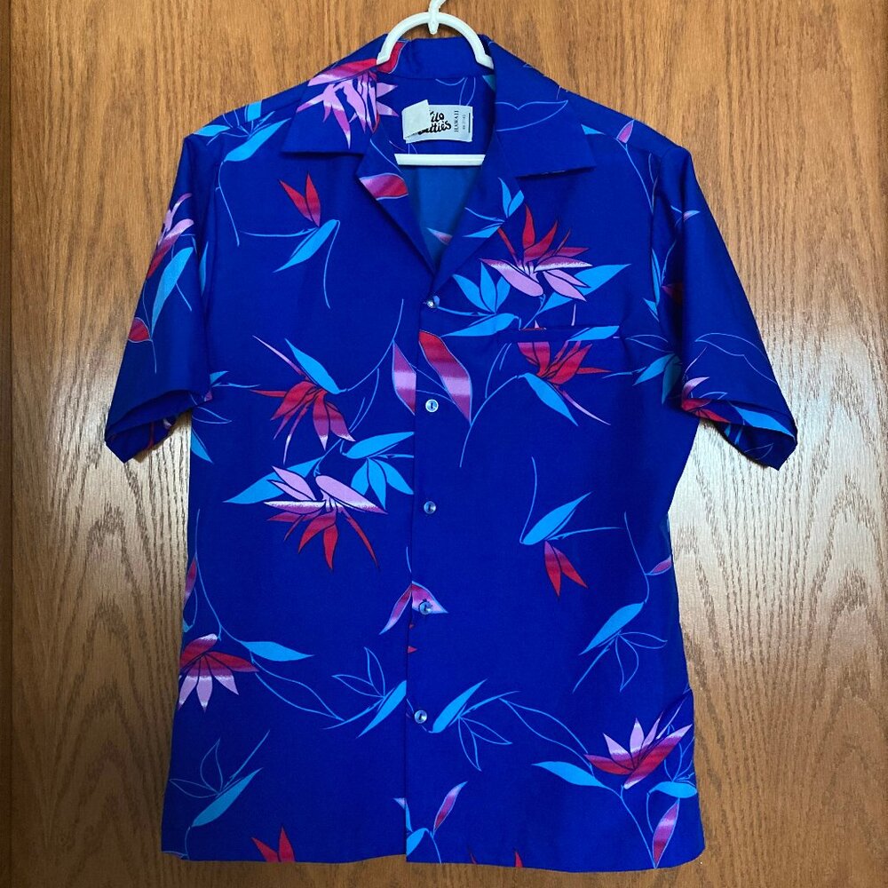 Vtg Hilo Hattie Unisex Hawaiian Shirt Size M Blue Pink Floral Aloha Button Up